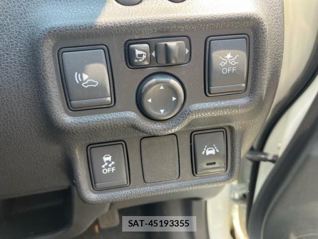 Nissan NOTE 2018-09 8337220-12