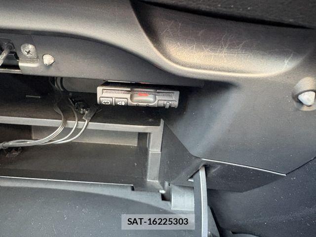 Nissan NOTE 2013-07 8337225-8