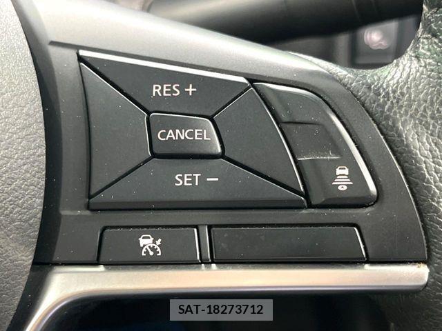 Nissan NOTE 2018-03 8337209-7