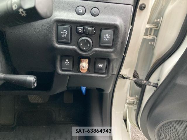 Nissan NOTE 2017-03 8337214-15
