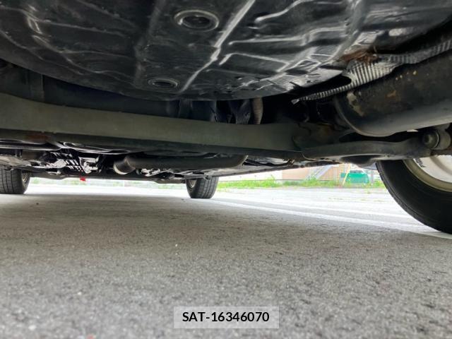 Nissan NOTE 2013-06 8337231-11
