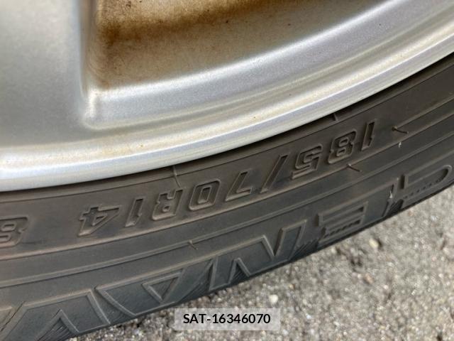Nissan NOTE 2013-06 8337231-4