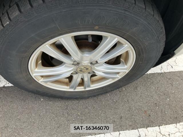 Nissan NOTE 2013-06 8337231-5