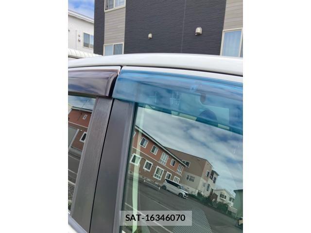Nissan NOTE 2013-06 8337231-7