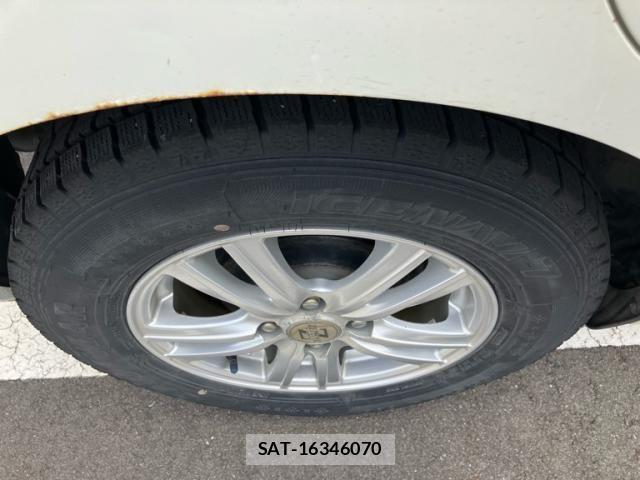 Nissan NOTE 2013-06 8337231-8