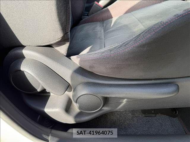 Nissan NOTE 2016-02 8337218-15