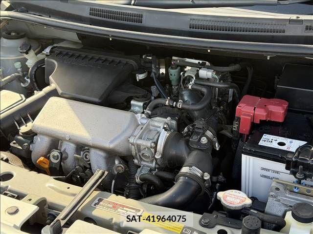 Nissan NOTE 2016-02 8337218-19