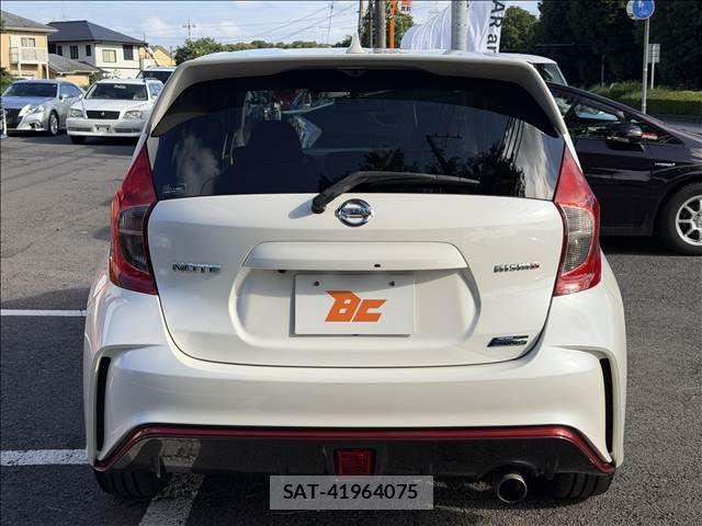 Nissan NOTE 2016-02 8337218-22