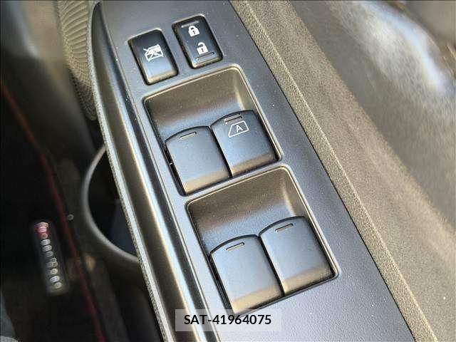 Nissan NOTE 2016-02 8337218-26