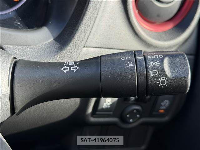 Nissan NOTE 2016-02 8337218-27