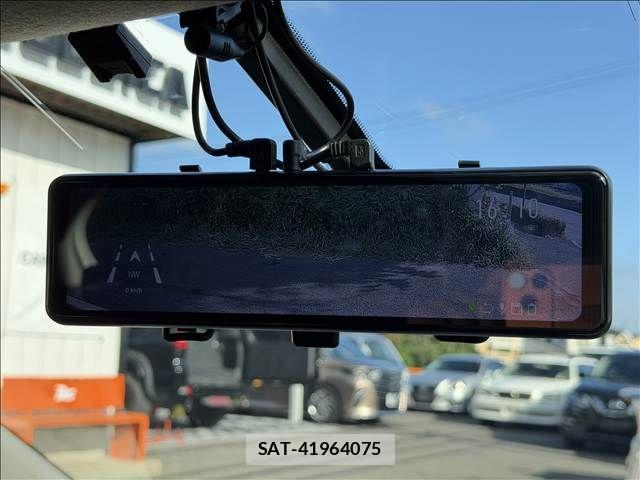 Nissan NOTE 2016-02 8337218-3