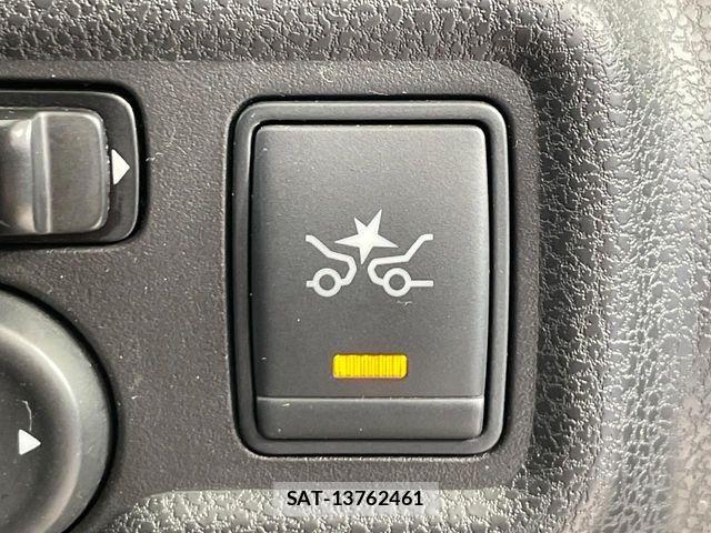 Nissan NOTE 2016-03 8355257-4
