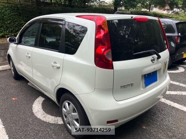 Nissan NOTE 2011-08 8355263-9