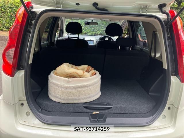 Nissan NOTE 2011-08 8355263-10
