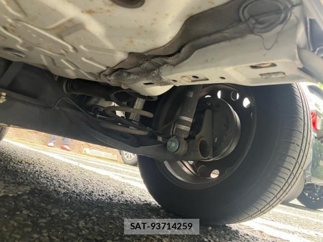 Nissan NOTE 2011-08 8355263-12