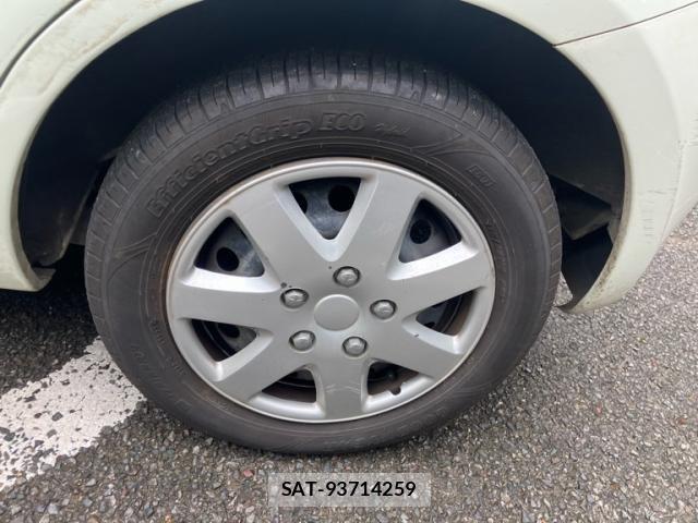 Nissan NOTE 2011-08 8355263-14