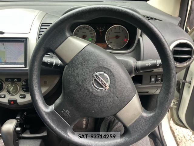 Nissan NOTE 2011-08 8355263-20