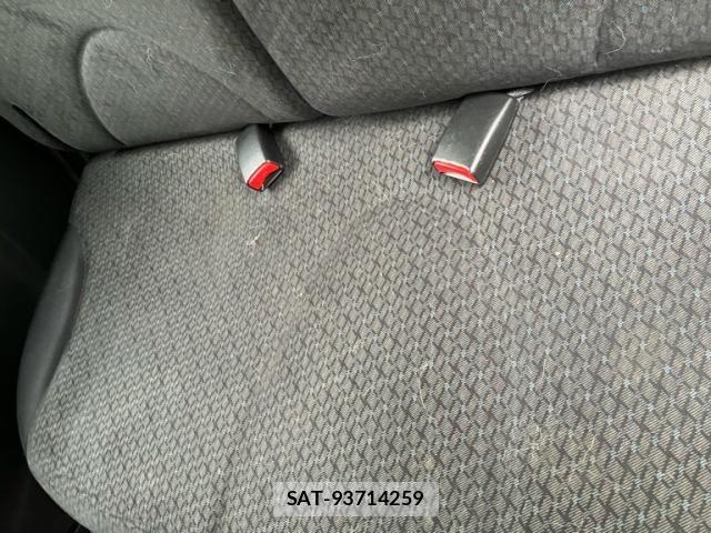 Nissan NOTE 2011-08 8355263-27