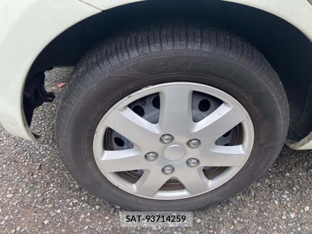 Nissan NOTE 2011-08 8355263-7