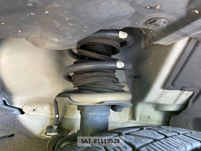 Nissan NOTE 2013-08 8355261-19