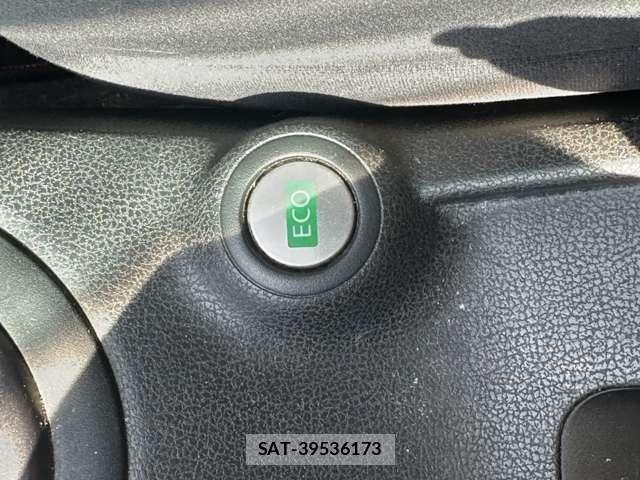 Nissan NOTE 2018-01 8355247-14