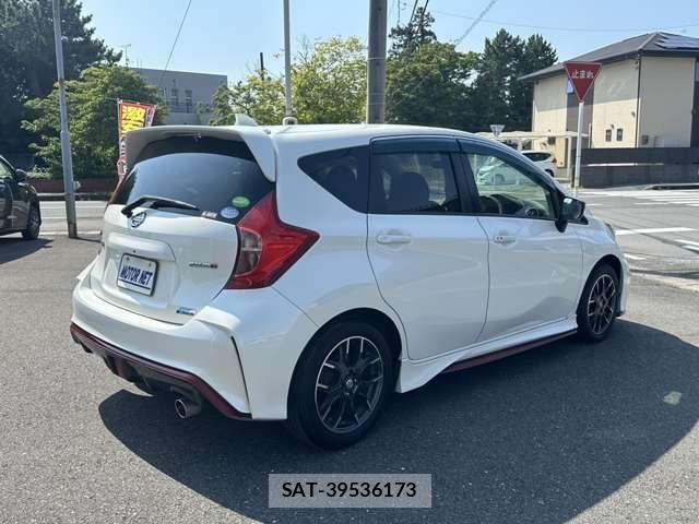 Nissan NOTE 2018-01 8355247-20