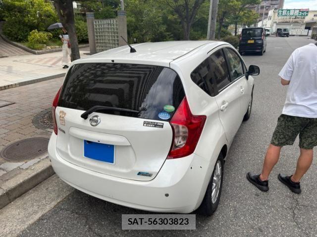 Nissan NOTE 2013-09 8355264-1