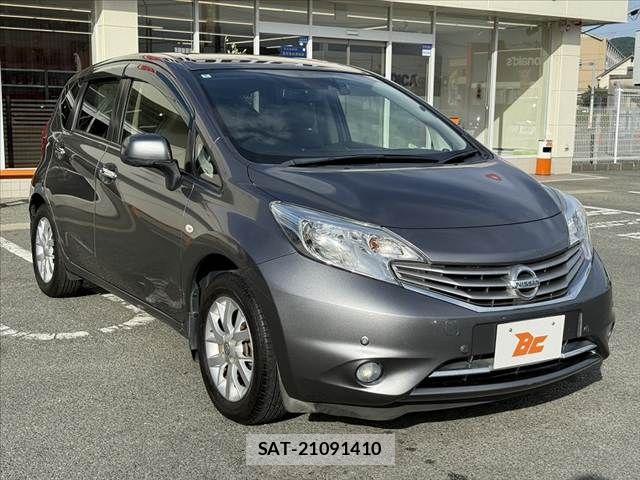 Nissan NOTE 2014-08 8355256-9