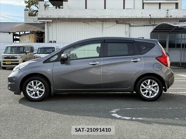 Nissan NOTE 2014-08 8355256-10