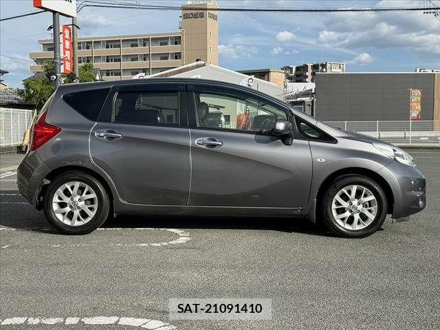 Nissan NOTE 2014-08 8355256-11