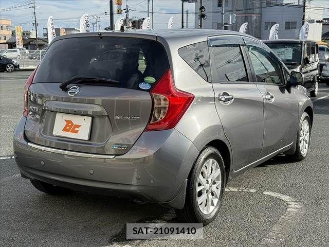 Nissan NOTE 2014-08 8355256-12