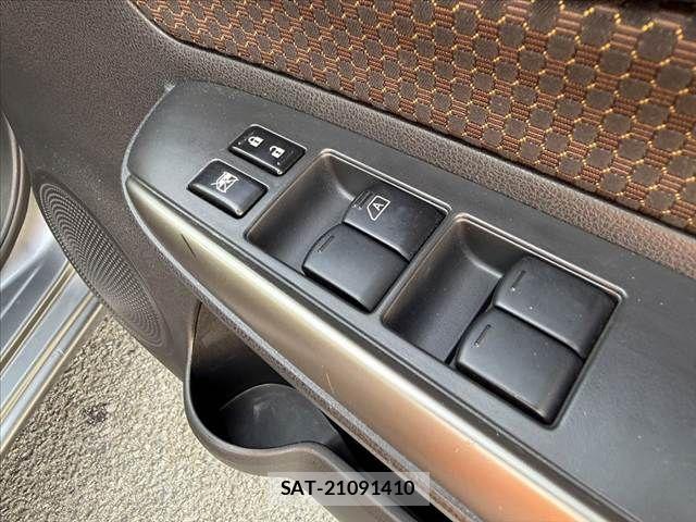Nissan NOTE 2014-08 8355256-21