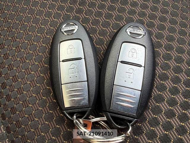 Nissan NOTE 2014-08 8355256-27