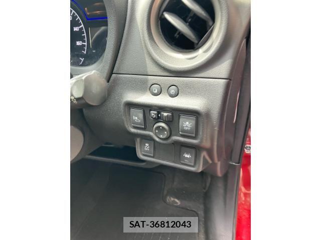 Nissan NOTE 2018-03 8367875-14