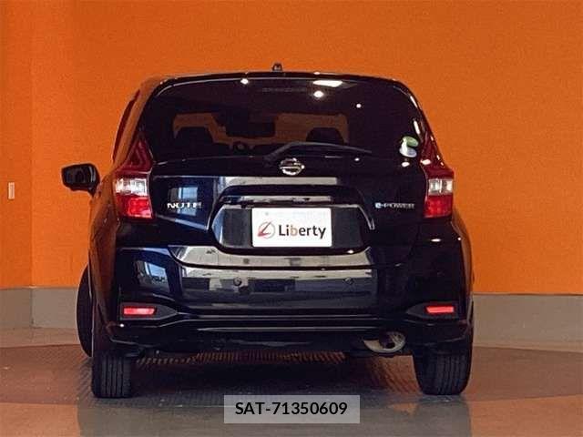 Nissan NOTE 2017-01 8367867-12