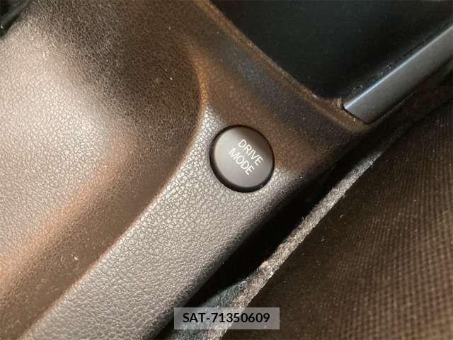 Nissan NOTE 2017-01 8367867-7