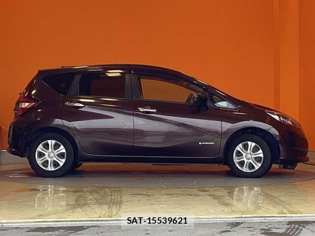 Nissan NOTE 2018-02 8367854-8