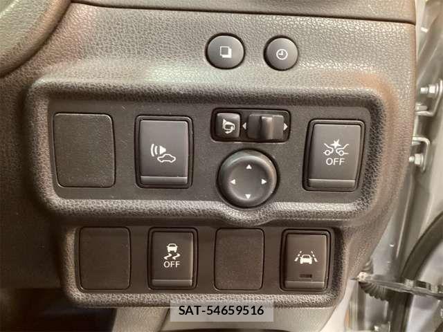 Nissan NOTE 2018-10 8367846-18