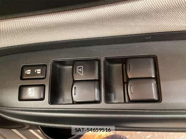 Nissan NOTE 2018-10 8367846-19