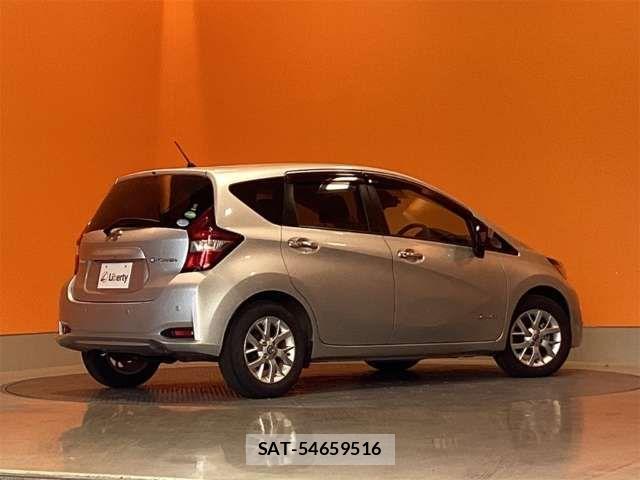 Nissan NOTE 2018-10 8367846-7