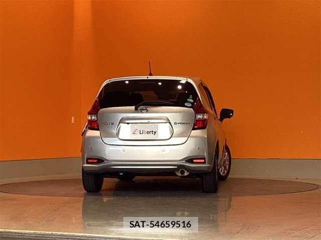 Nissan NOTE 2018-10 8367846-8