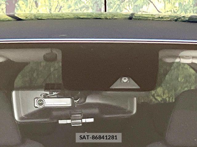 Nissan NOTE 2018-01 8367853-5