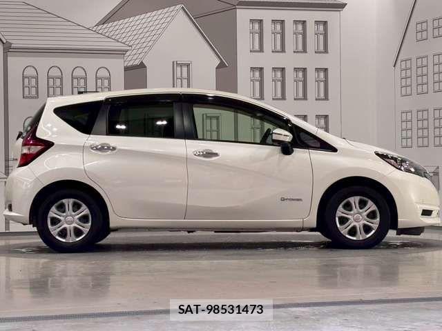 Nissan NOTE 2017-09 8367845-9
