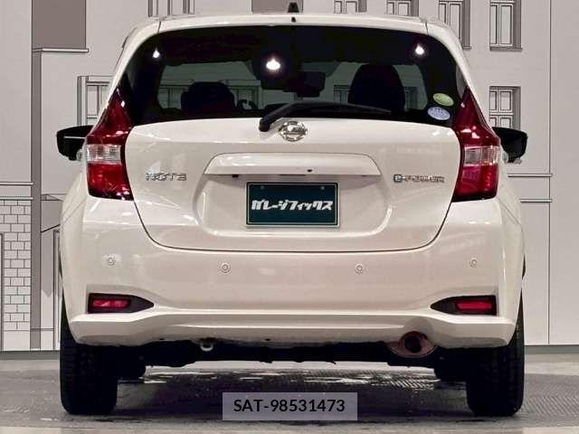 Nissan NOTE 2017-09 8367845-6