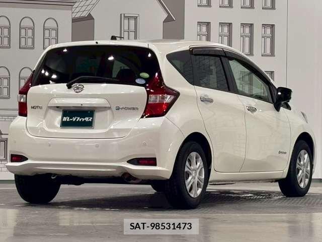 Nissan NOTE 2017-09 8367845-8
