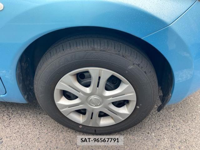 Nissan NOTE 2013-09 8367885-9