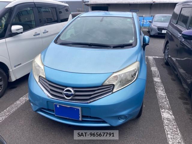 Nissan NOTE 2013-09 8367885-1