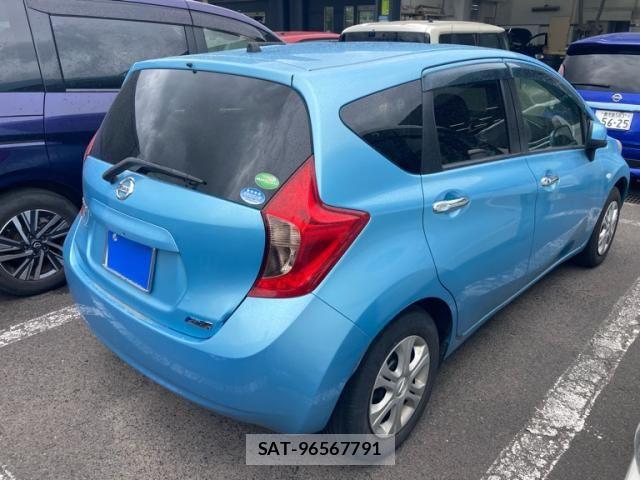 Nissan NOTE 2013-09 8367885-3