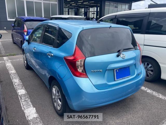Nissan NOTE 2013-09 8367885-4