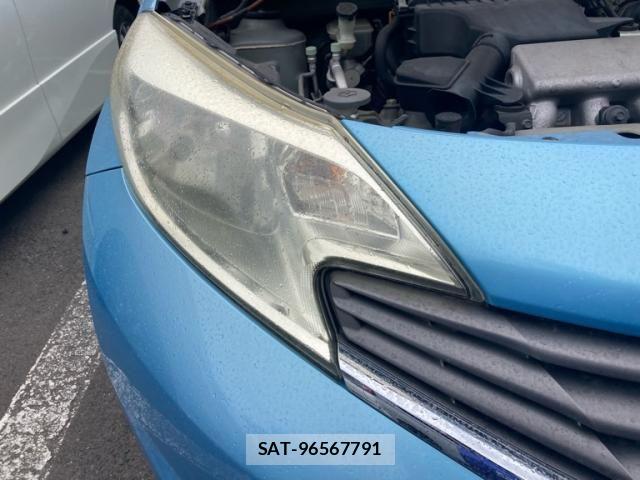 Nissan NOTE 2013-09 8367885-5